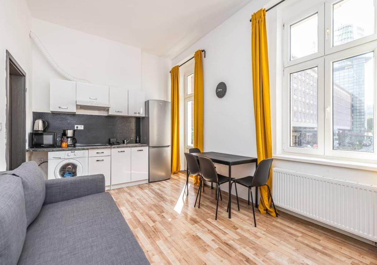 Ferienwohnung Crimson Charm Prag Exterior foto
