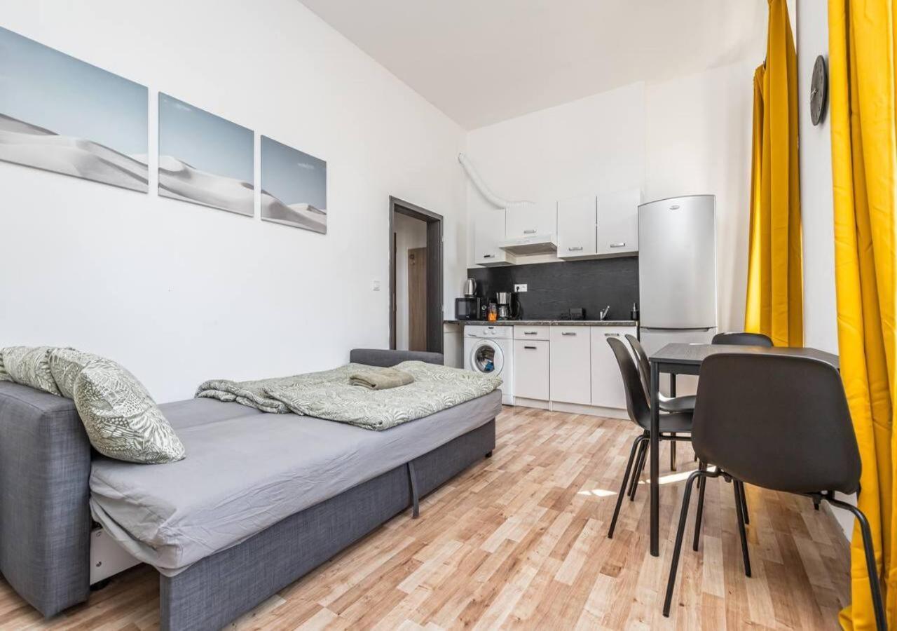 Ferienwohnung Crimson Charm Prag Exterior foto