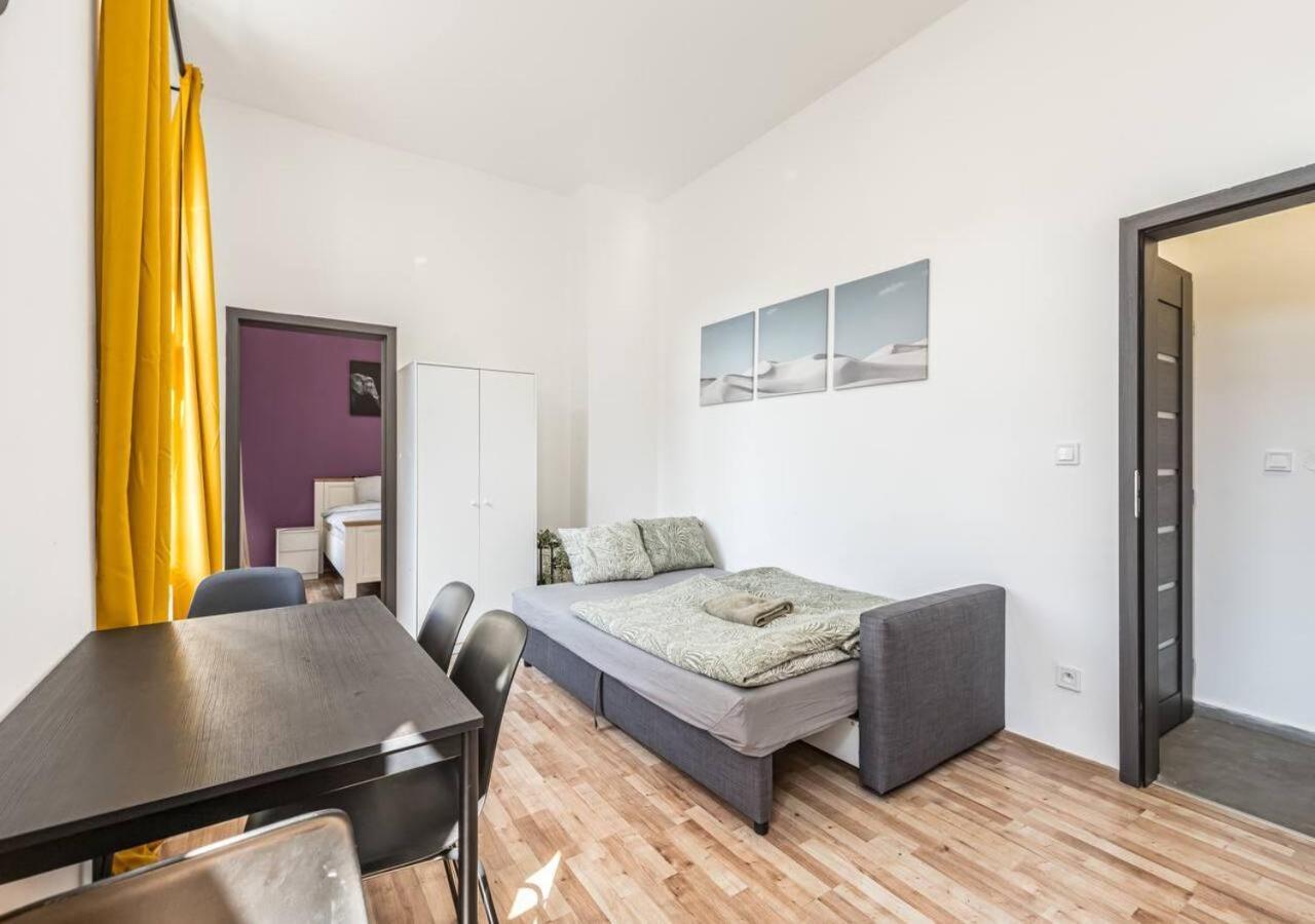 Ferienwohnung Crimson Charm Prag Exterior foto